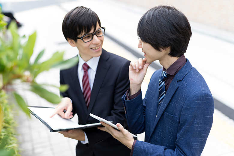 仕事を成功させるため、部門を超えて一致団結の姿勢で取り組みます